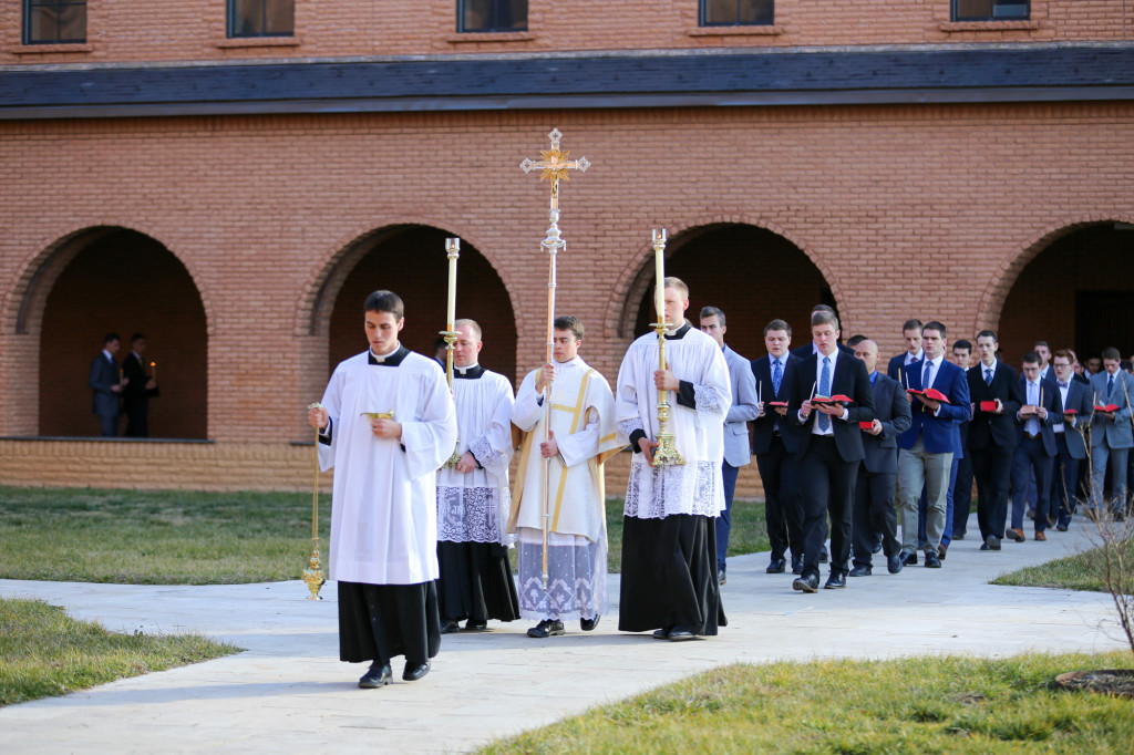 2_prise_soutane_etats_unis_fsspx