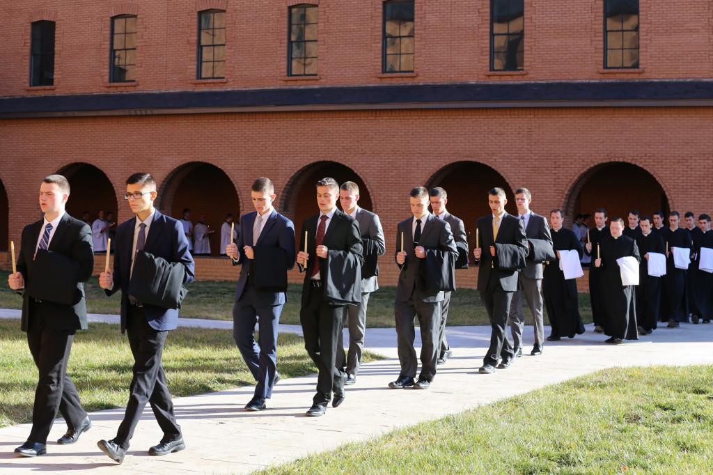 3_prise_soutane_etats_unis_fsspx