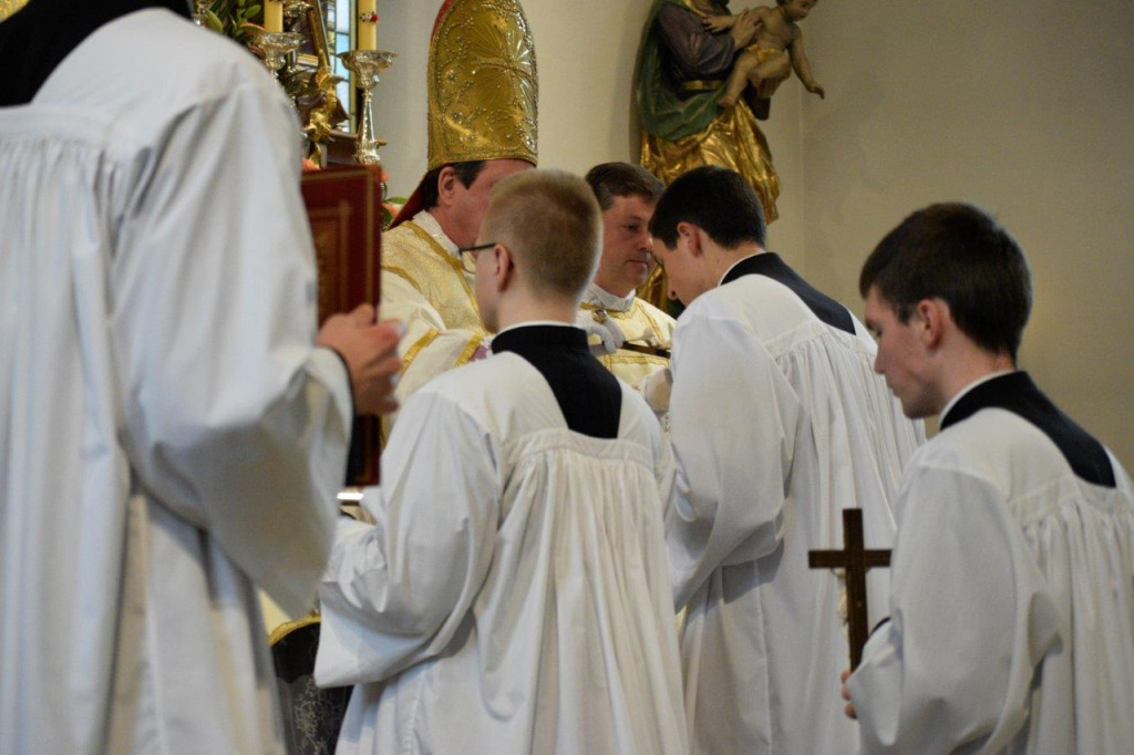 4_prise_de_soutane_et_tonsure