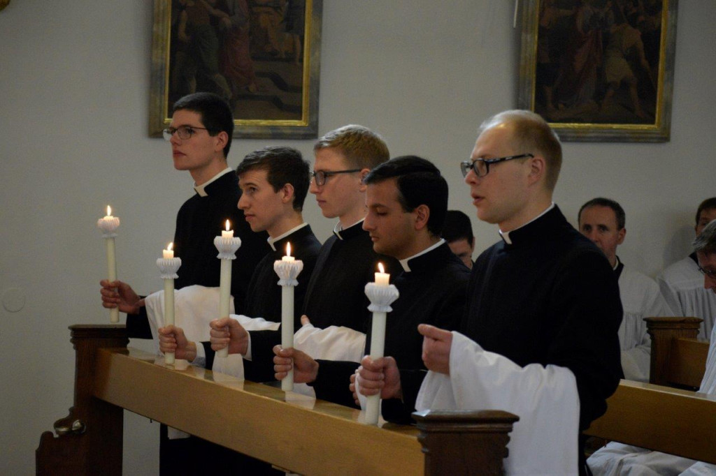 5_prise_de_soutane_et_tonsure